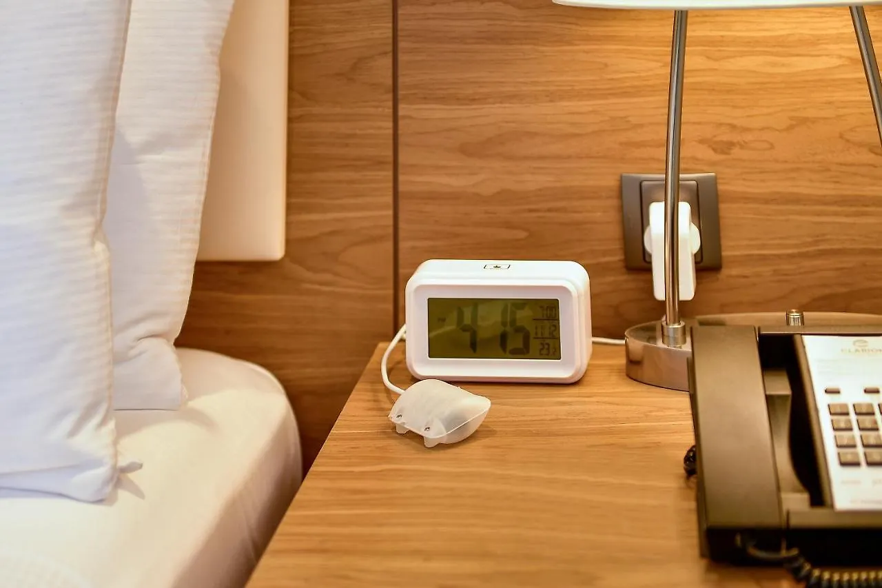 Comfort Hotel Jeddah King Road 3*,